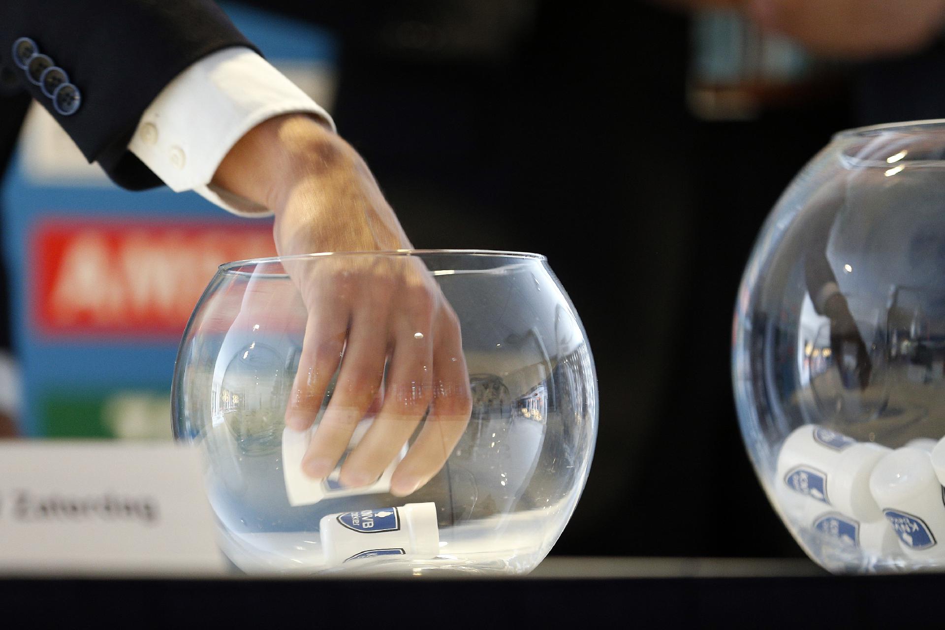 Dit is de loting van de 1e ronde van de KNVB Beker